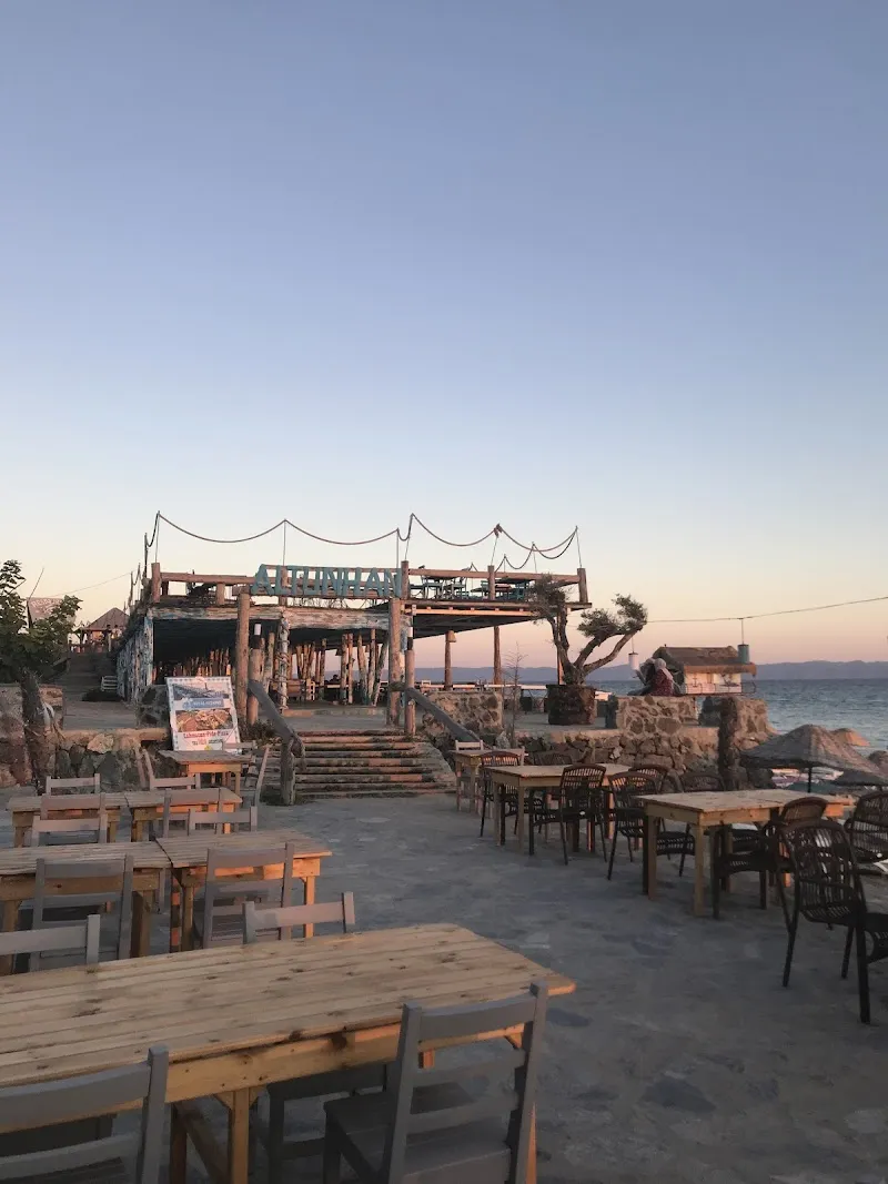 Altunhan Beach kamp alanı