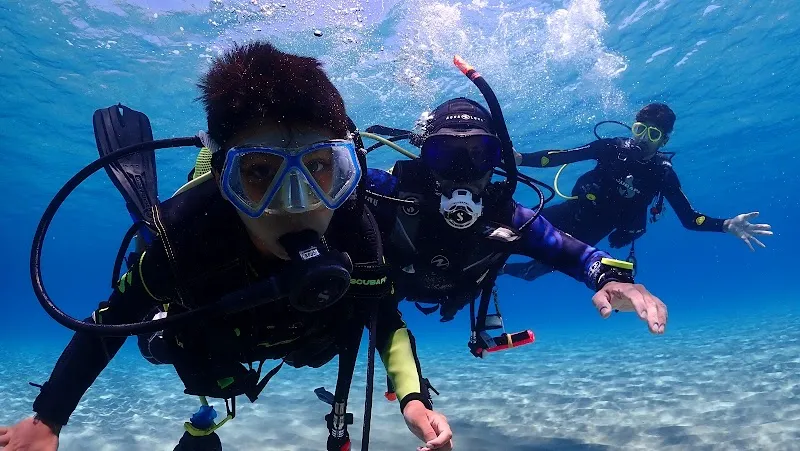 EASY DIVERS RHODES / Snorkeling & Scuba Diving Center Deniz Suyu Sıcaklığı