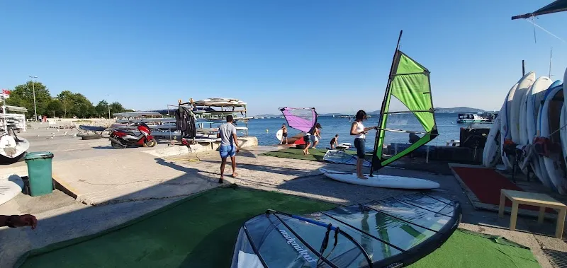 İstanbul Windsurf Center-Rüzgar Sörfü Eğitimi-Windsurf Yaz Okulu-Rüzgar Sörfü Kiralama Deniz Suyu Sıcaklığı