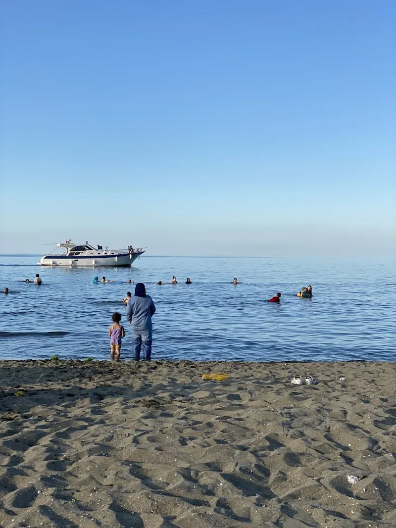 Kaşüstü Belediye Aile Plajı